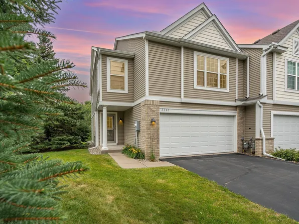 2246 Saint Johns Cir, Woodbury, MN 55129