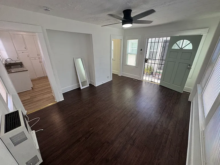 1205 Molino Ave #4 — Photo 1