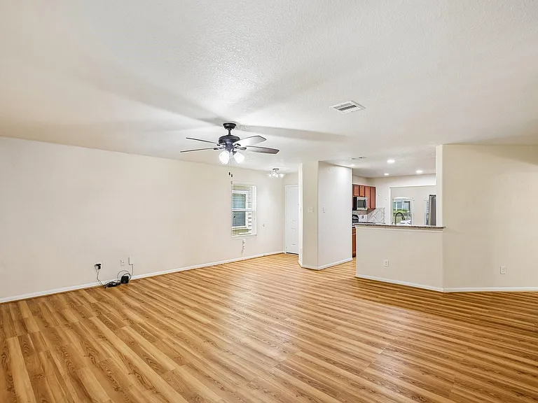 21127 Fox Orchard Ct — Photo 7