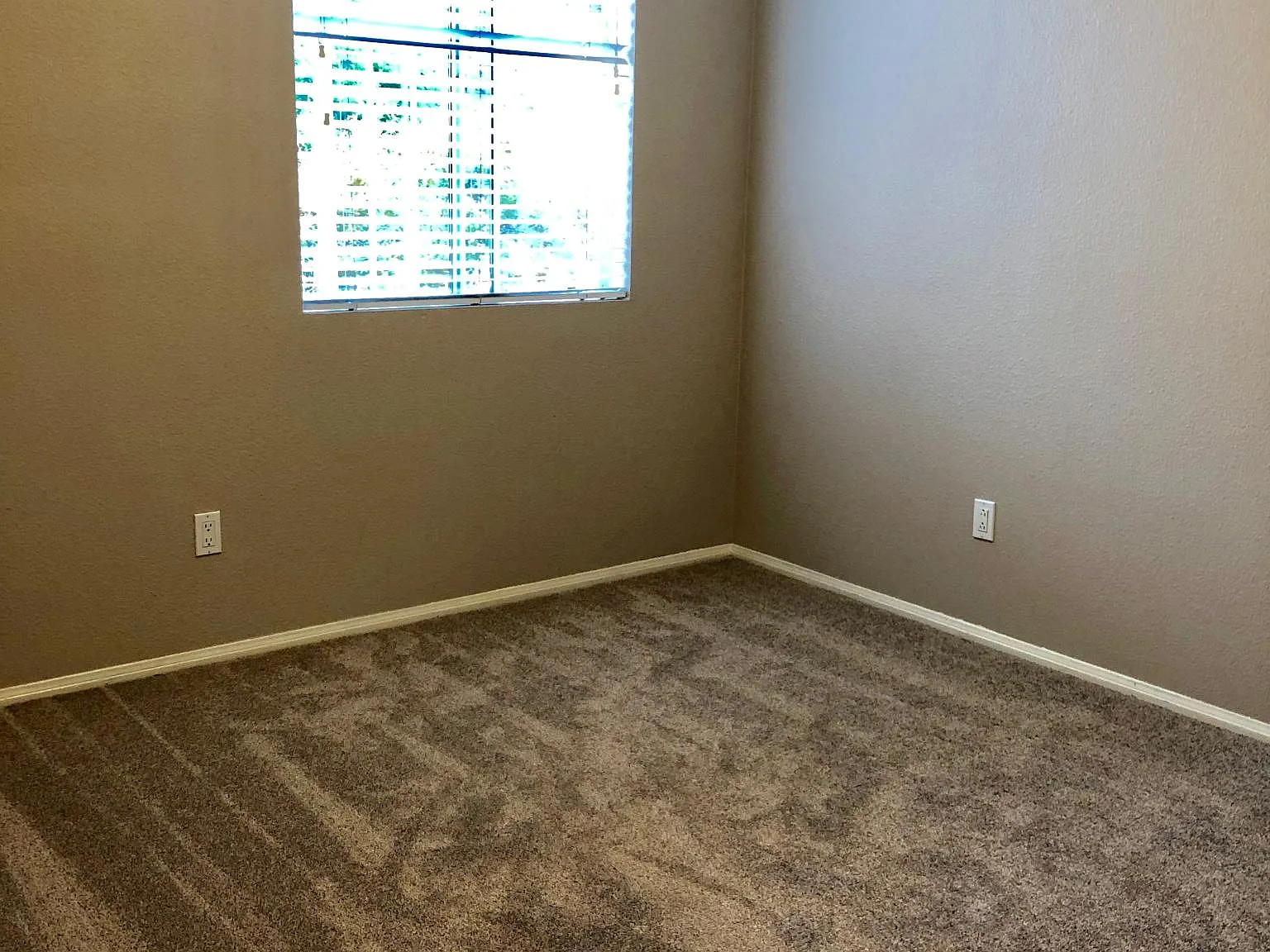 2 bed, 953 sqft, $3,050 — Photo 2