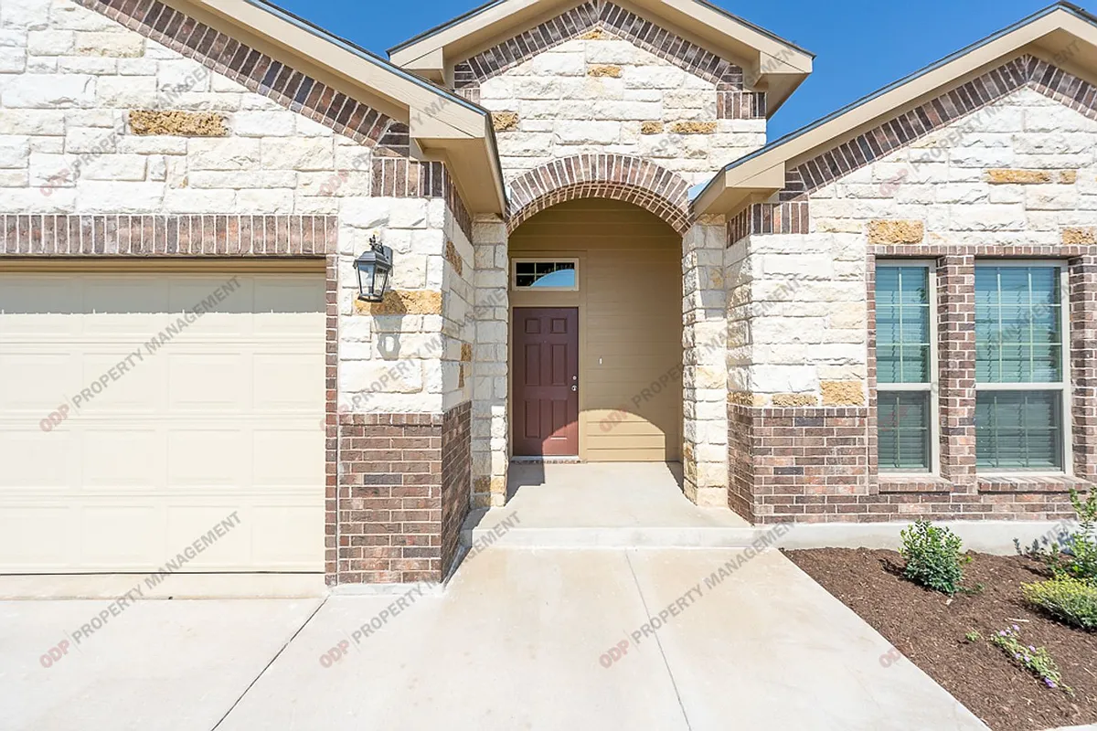 Building Photo - 10206 Eaglefire Dr