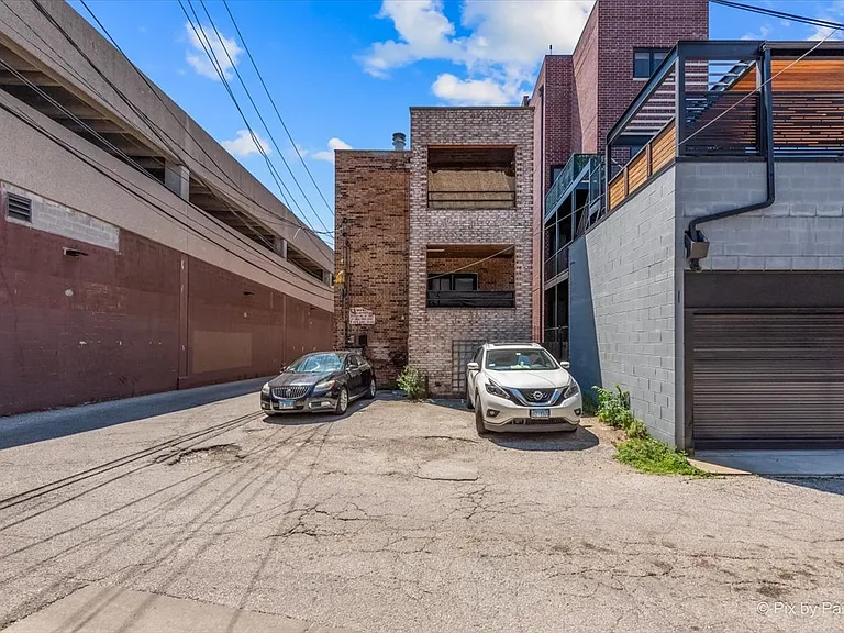832 W Barry Ave #2 — Photo 13