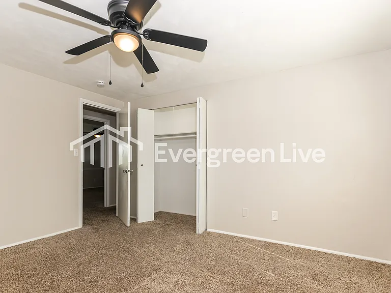 320 Blairwood Dr — Photo 13