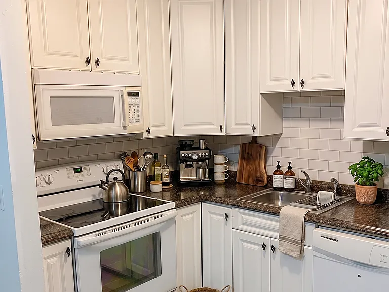 10 Scottfield Rd #B3 — Photo 5