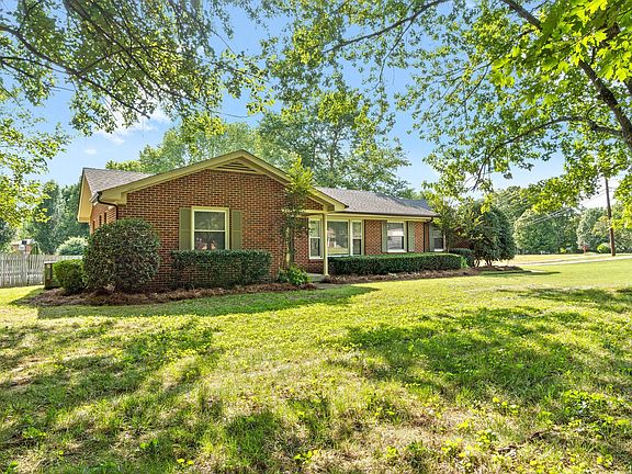 2nd image of 2114 Memorial Dr