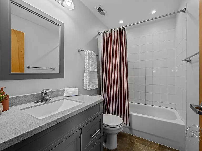 1500 W Monroe St #409 — Photo 13