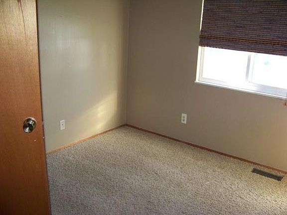 4th image of 2200 Laurelwood Dr