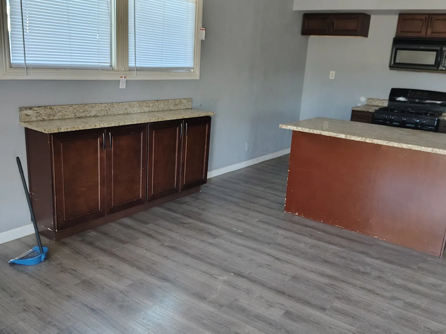 3 bed, 1300 sqft, $1,400 — Photo 4