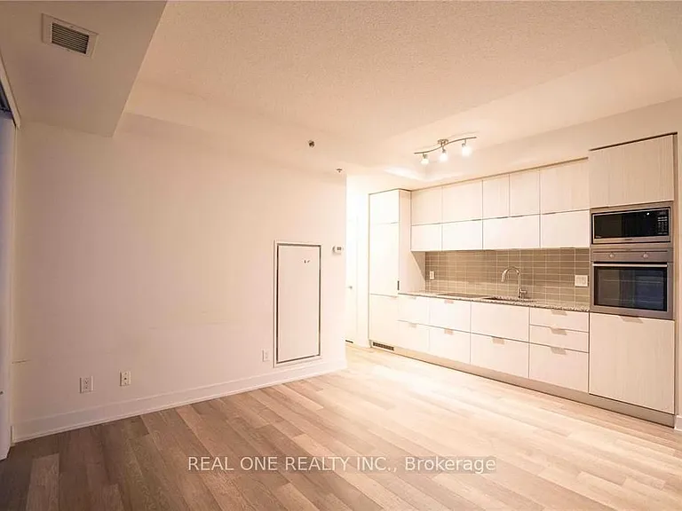 318 Richmond St W #1203 — Photo 4