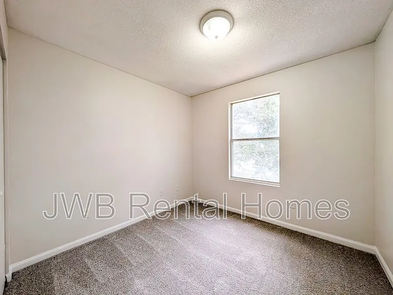 69 W 5th St — Photo 10