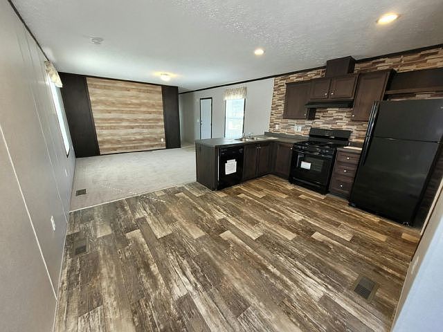 1st image of 177 Quarry Hill Est #177