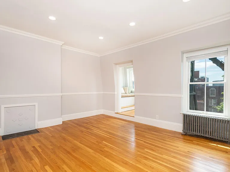 22 Mount Vernon St — Photo 3