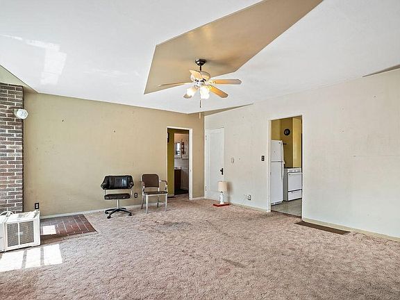 4th image of 715 Deuel St