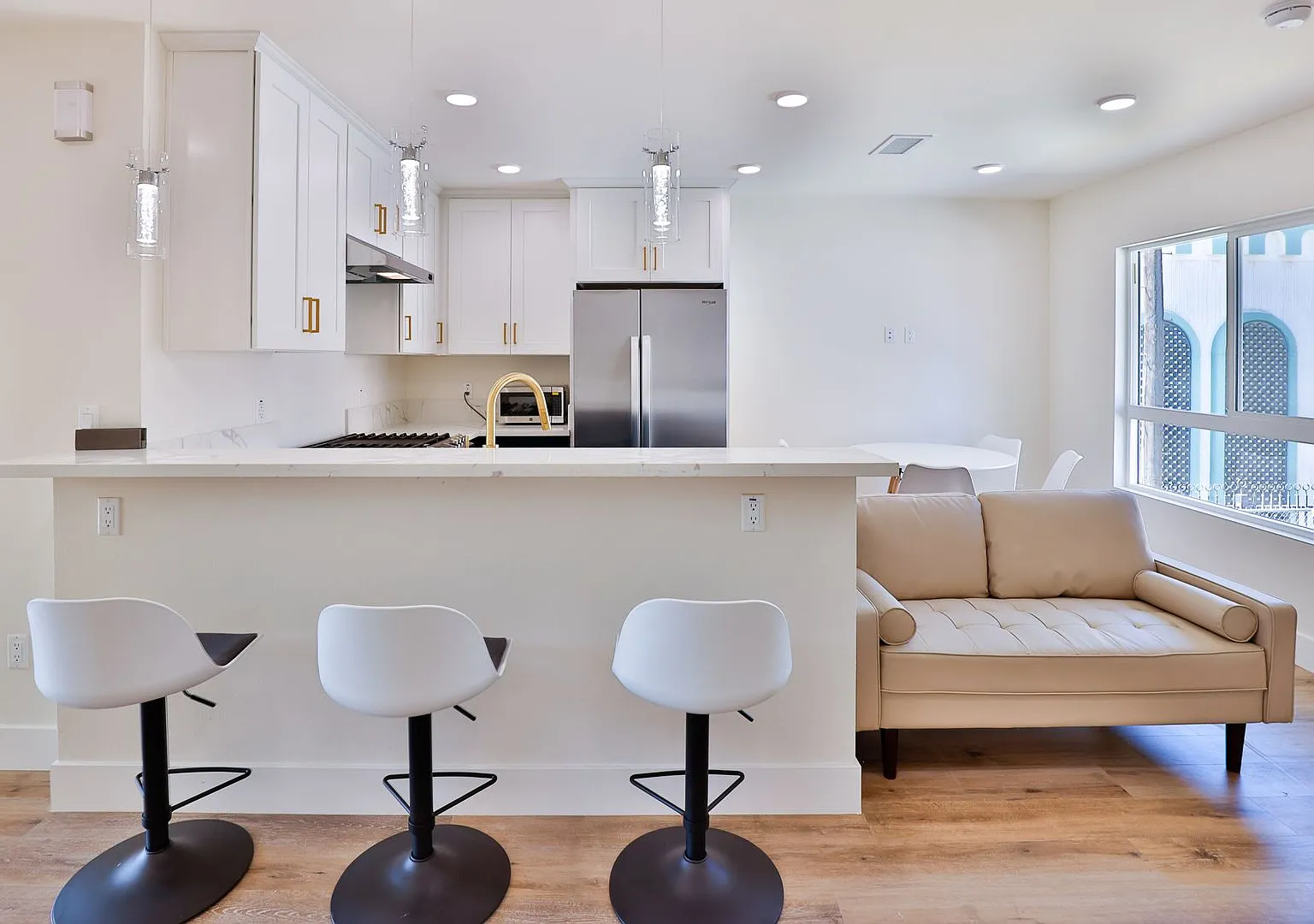 Sagittarius Apartments — Photo 4