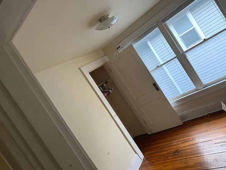2120 Indiana Ave — Photo 2