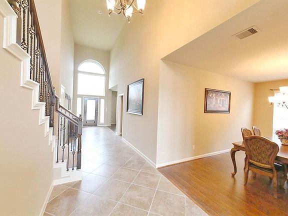 2nd image of 6223 Falling Briar Ln