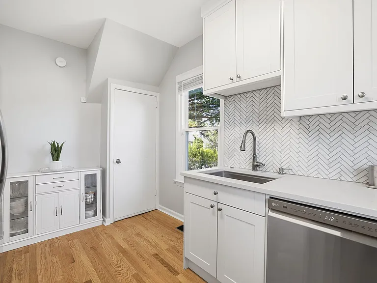 1415 Park Ave — Photo 11