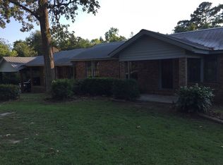 1009 Graves Rd, Ellisville, MS 39437