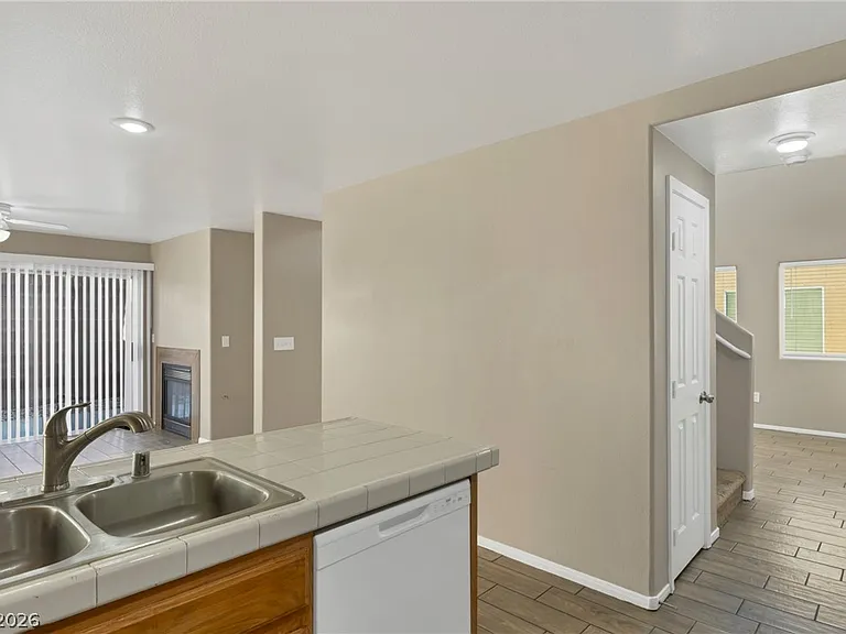 7429 Granada Willows St — Photo 8