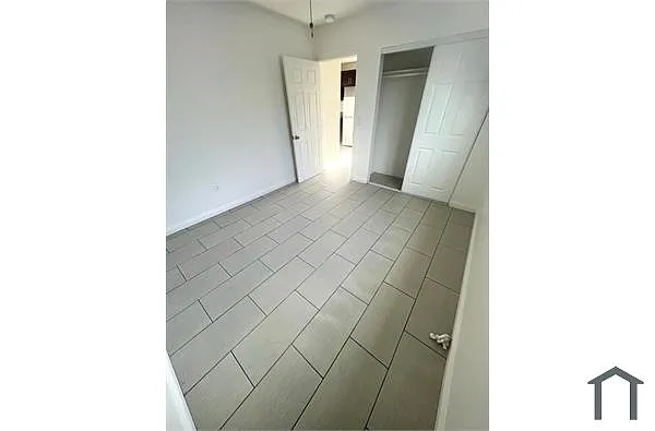 Building Photo - 10008 Avalon Blvd #3