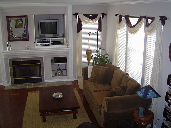 2nd image of 2635 N Greenwood Ave