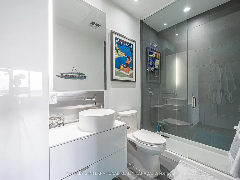 383 Sorauren Ave #807 — Photo 13