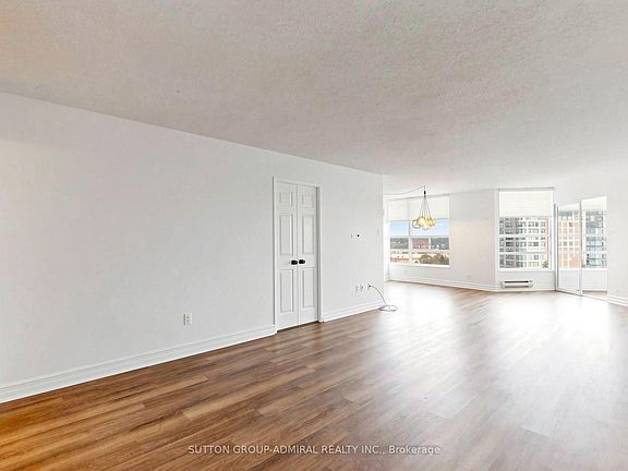5th image of 7905 Bayview Ave #910