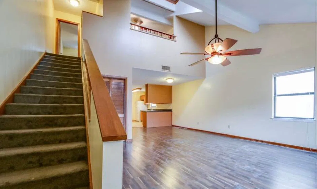 3 bed, 1376 sqft, $1,850 — Photo 1