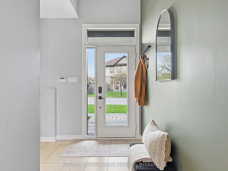 375 Cooks Mill Cres — Photo 10