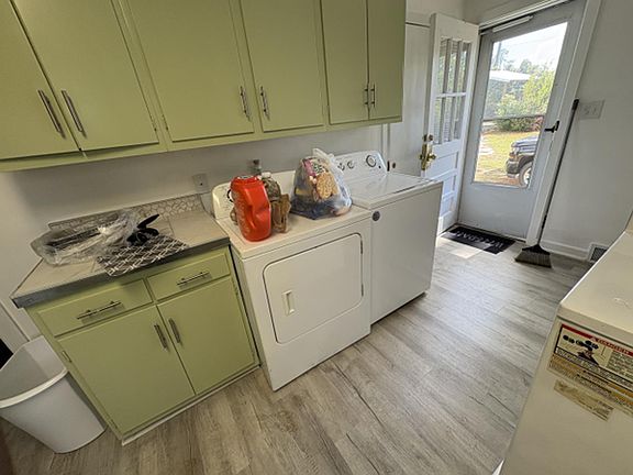 5th image of 405 Woodrow Wilson Dr