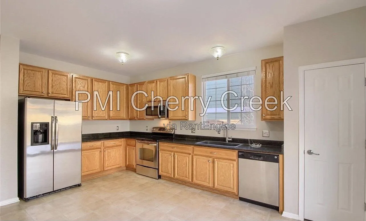 3 bed, 2.0 bath, 1306 sqft, $2,750 — Photo 4