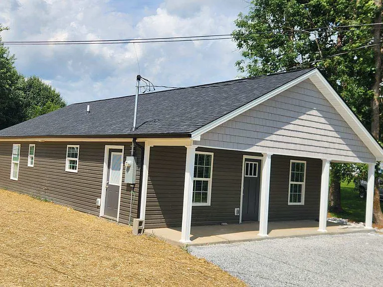 1110 E Rice Ln — Photo 2