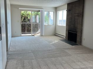 811 N Motor Pl APT 3, Seattle, WA 98103