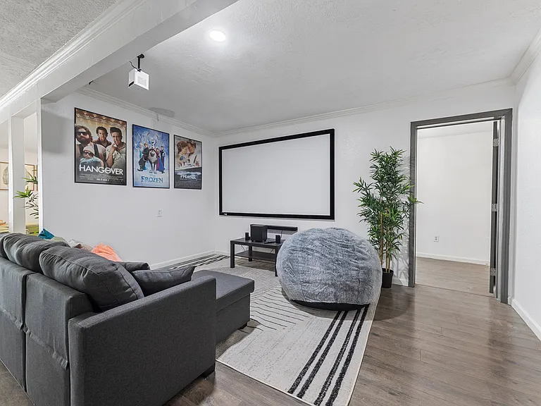 4203 Philmont Ave — Photo 10