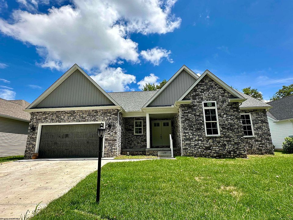 1st image of 122 Mountain Ln