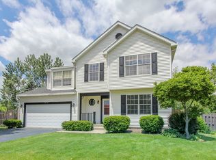 8514 Cedar St, Fox Lake, IL 60020