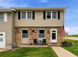 5140 Saratoga Rd, Dubuque, IA 52002