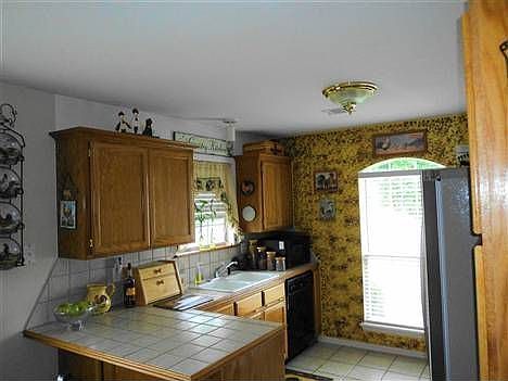 5th image of 716 Glen Ellen Cir