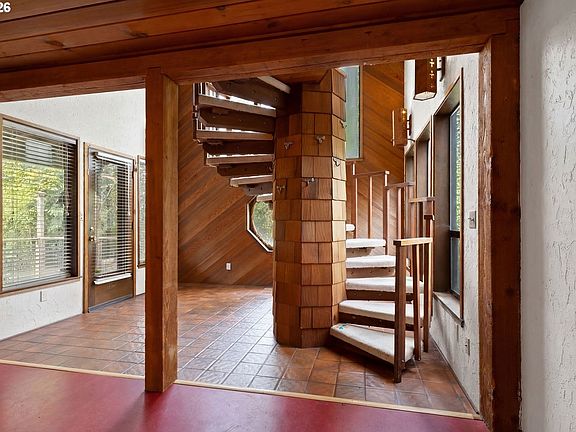 4th image of 4620 SE Aldercrest Rd