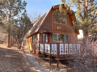 852 Cedar Ln, Sugarloaf, CA 92386