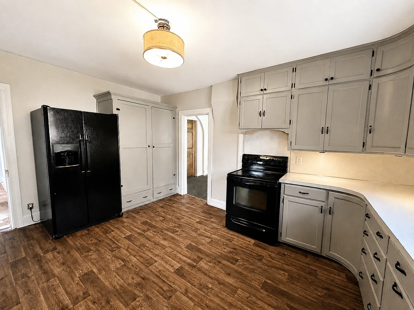 2 bed, 1.0 bath, $895 — Photo 2