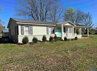 10420 Oakland Dr, Gadsden, AL 35901