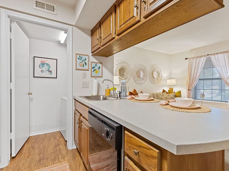 Barrington Apartments — Photo 25