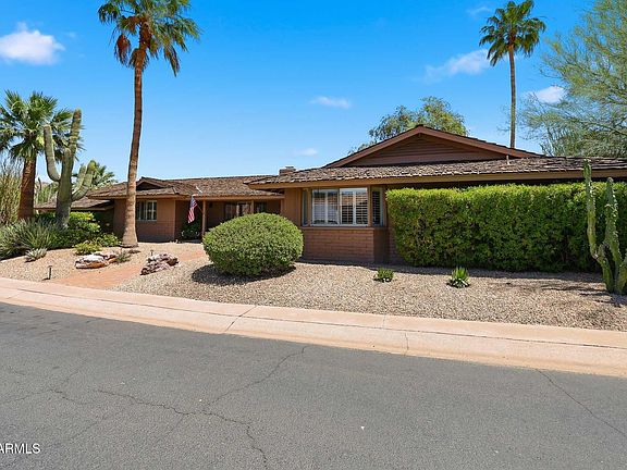 3rd image of 5525 E LINCOLN Drive #105