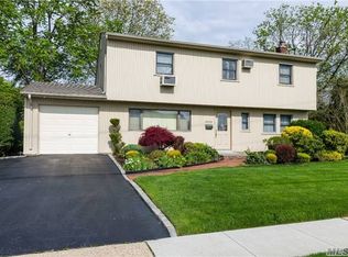 2403 Legion St, Bellmore, NY 11710