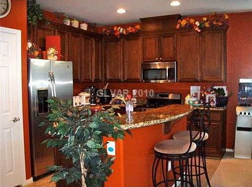 4th image of 921 Ambrosia Dr