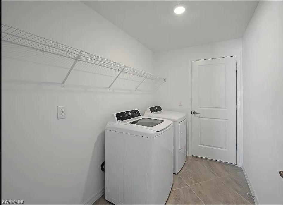 1700 NE 6th Pl — Photo 4