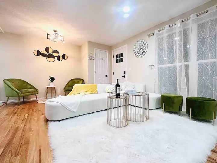5 bed, $8,500 — Photo 2