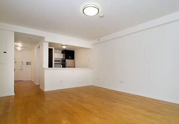 4th image of 13-11 Jackson Ave #5C
