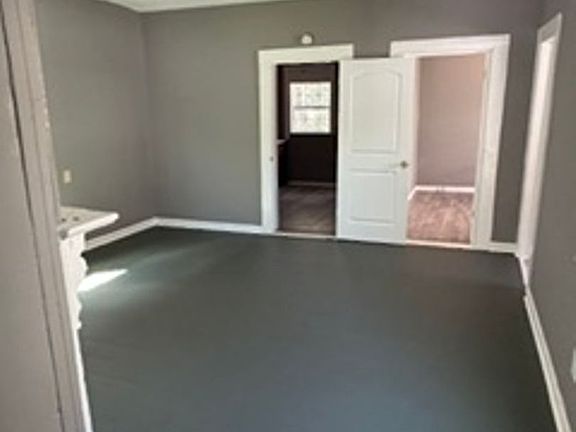 3rd image of 337 28th St